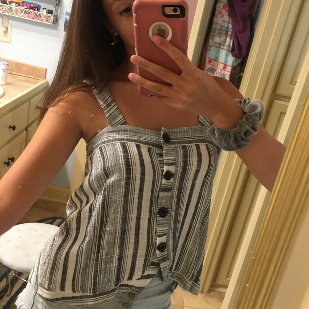 Square Neck Gray/White Buttoned Tank Top